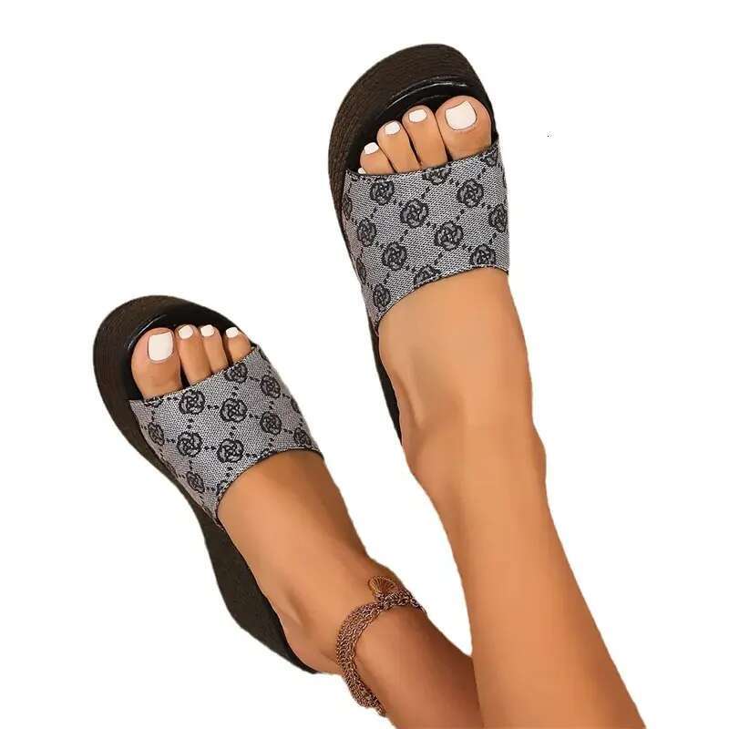hot free shipping designer Sandals for woman 2025 new Bohemian breathable and fashionable Daily Outfit high pink grey