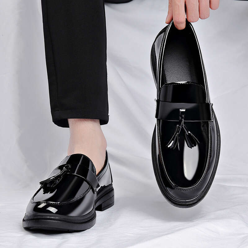 2025 new mirrored for business and leisure, British tassel leather shoes, men's loafers, invisible height increasing shoes