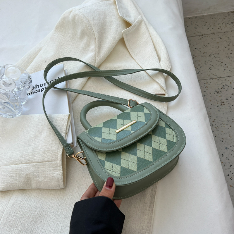 Free Delivery Designer Bag Simple Fashionable Temperament Gentle Diamond Grid Hand 2025 Autumn And Winter New Style Stylish Texture Single Shoulder Cr