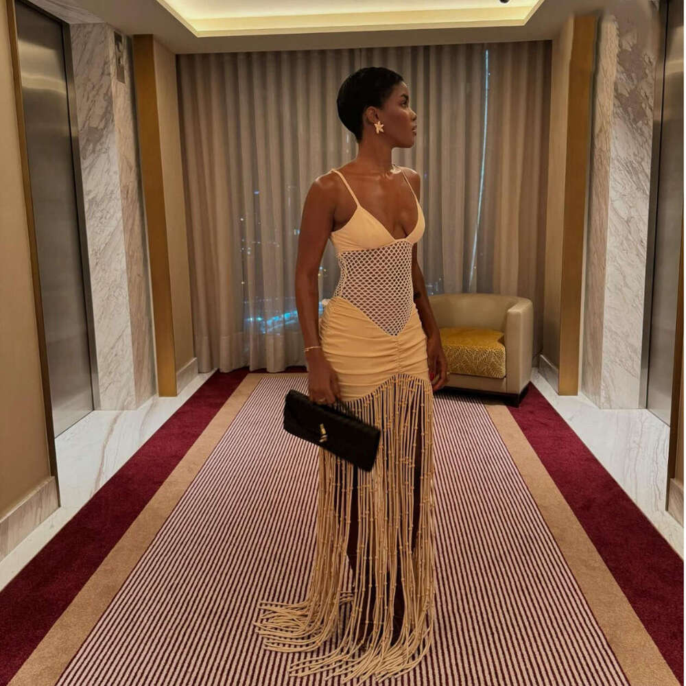 Design Spring/Summer European American Fashion Strap Mesh Waist Exposed Sexy Wrinkle Bag Hip Embroidered Dress 2025 New Style Unique and Elegant Cloth