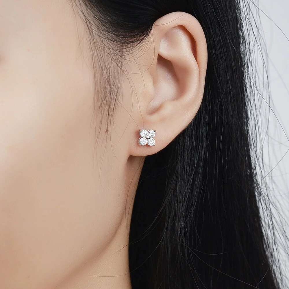 3mm Test Passed Moissanite Stud Earrings for Women S925 Silver Plated White Gold Four Clover Ear Studs Wedding Party Jewelry GRA