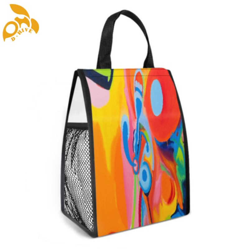 Free delivery of lightweight, high-quality insulated lunch bags in beige, white and black custom-made by top designers for sadults.