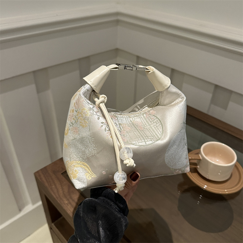 Free Delivery Designer Bag Chinese Style Embroidery Hand Held Dumpling For Women 2025 New Niche High End Single Shoulder Armpit Crossbody Luxury Bag