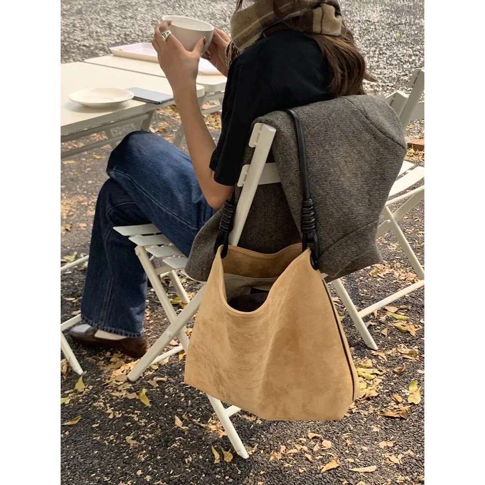 2024 New Version Of Instagram Retro Suede Contrasting Color Single Shoulder Bucket Bag Large Capacity Portable Totes