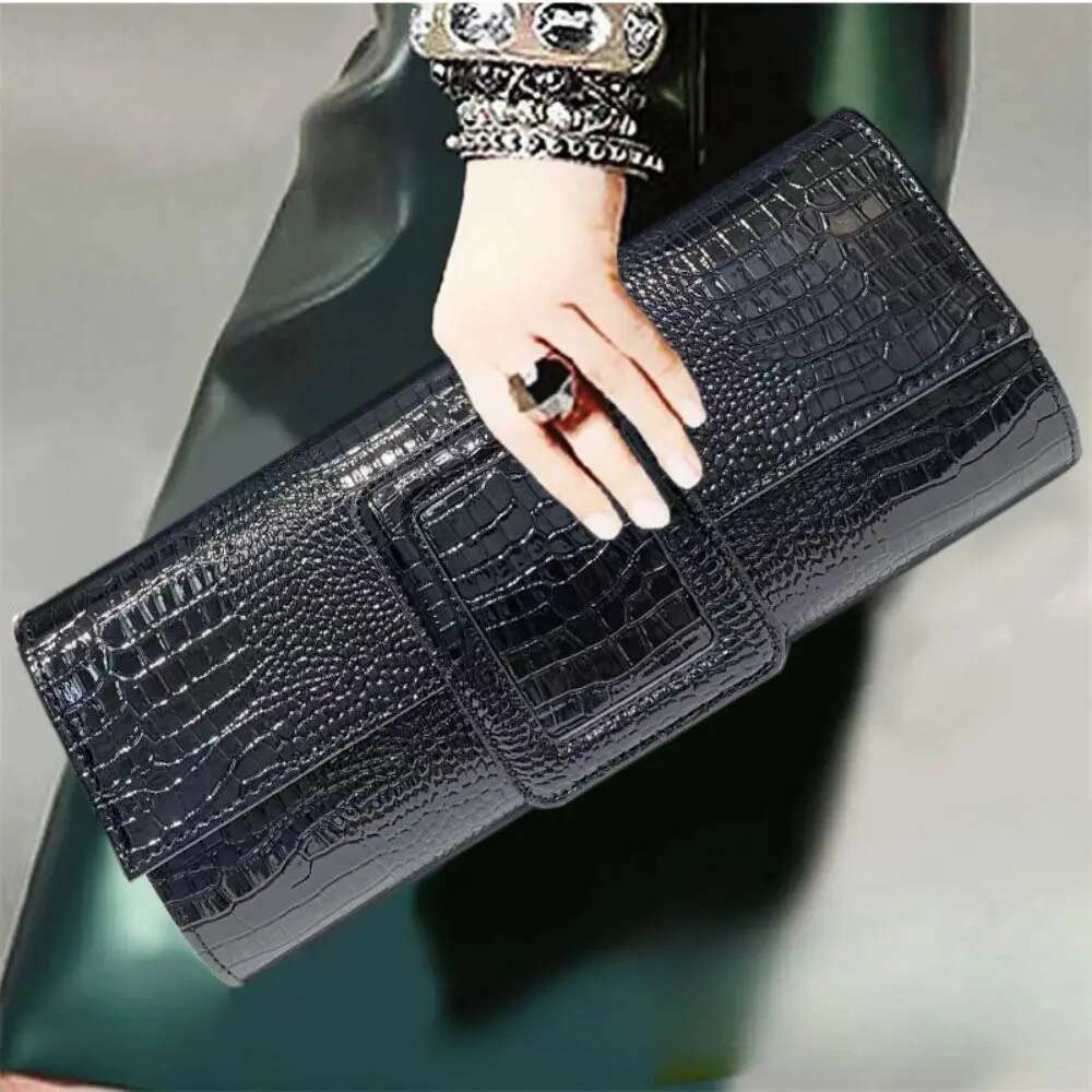 Women's Fashion Retro Large Capacity Crocodile Pattern Commuter Handbag