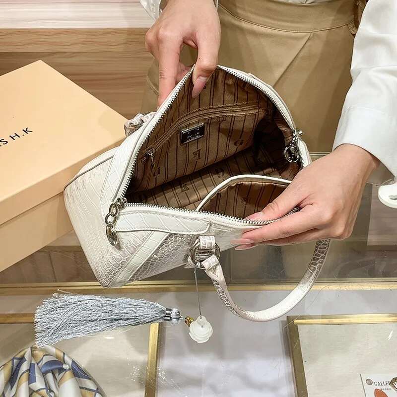 Light Brand Women's Handbag 2025 New Designer High-End Texture Retro Spring And Summer Single Shoulder Crossbody Bag
