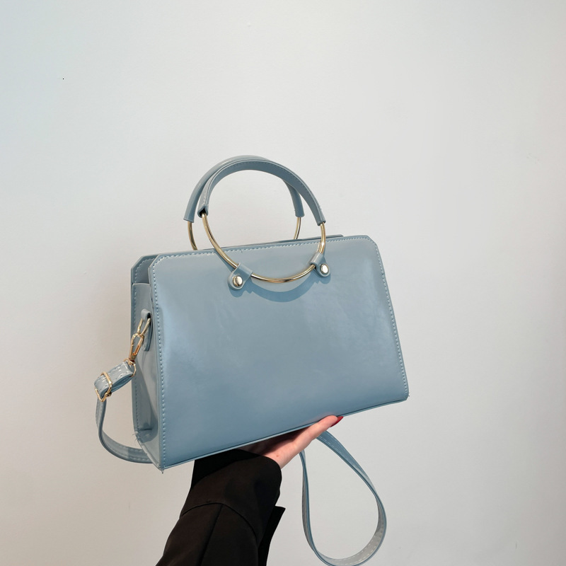 Free Delivery Designer Bag Fashionable Circular Hand Held Square 2025 Autumn And Winter New Women's Trendy Korean Version High End Texture Single