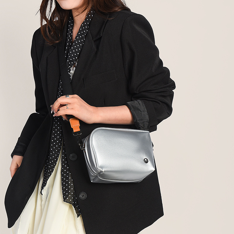 New PU leather women's versatile single shoulder small square premium sense change mobile phone crossbody bag