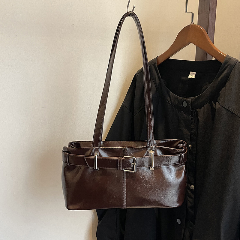 Free Delivery Designer Bag Bag For Women 2025 New Belt Buckle Armpit Fashionable Uette Casual Versatile Motorcycle Niche Shoulder Luxury Bag