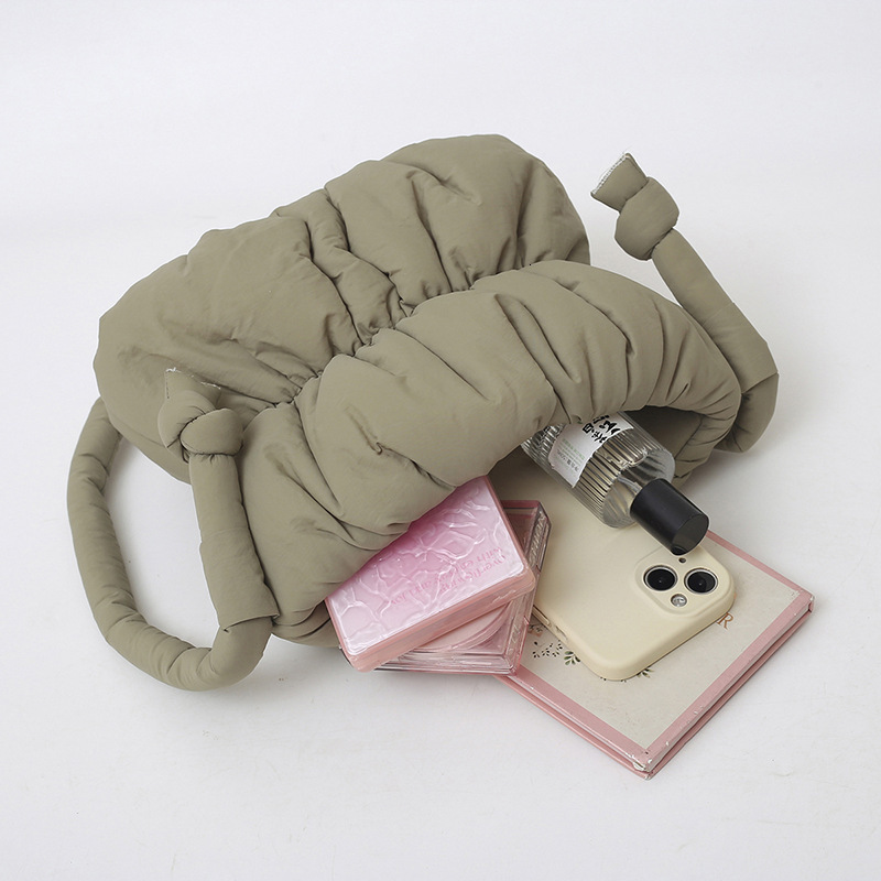 2025 new pleated cloud niche design fluffy bucket casual versatile down cotton jacket shoulder bag