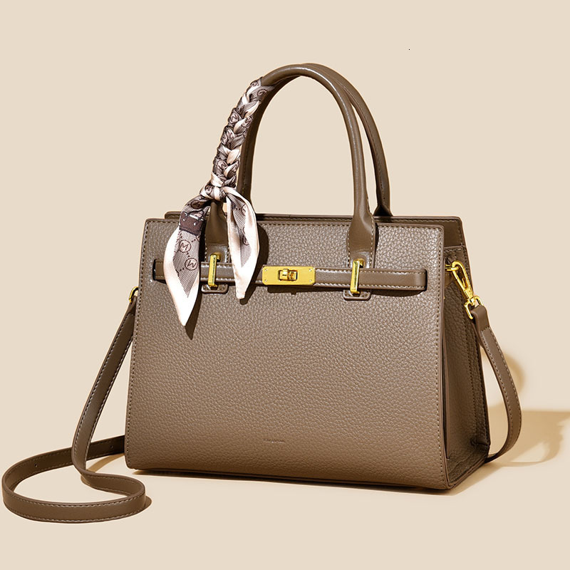 Free Shipping Designer Bag Women's Handbag Trendy And Fashionable Crocodile Pattern Shoulder Bag Hot Selling Large Capacity Commuting Bag High-qu