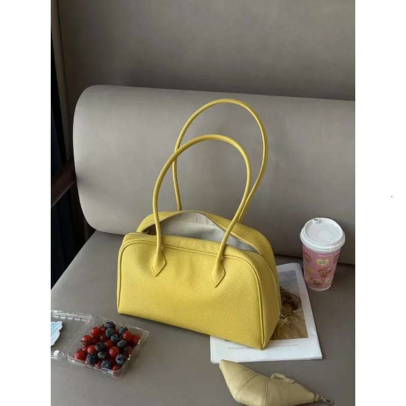 High Quality Designer Bags VOAETEC 2025 New Korean Version Niche Design First-Layer Cowhide Boston Commuter Leisure Large-Capacity Shoulder Bag Luxury