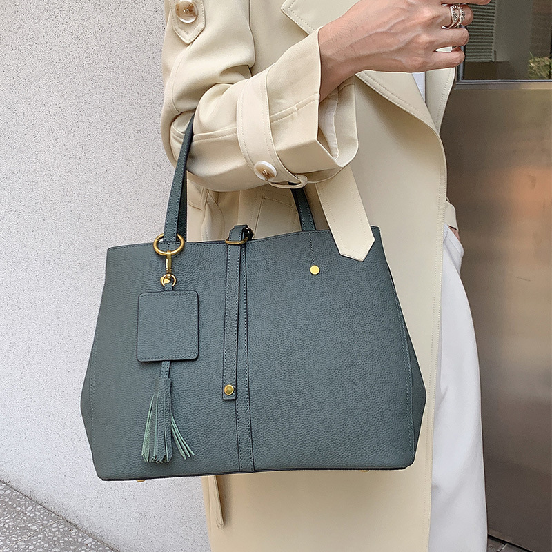Top brand new free designer's leather tote bag, leather women's shoulder bag, crossbody bag, commuting large capacity bucket bag
