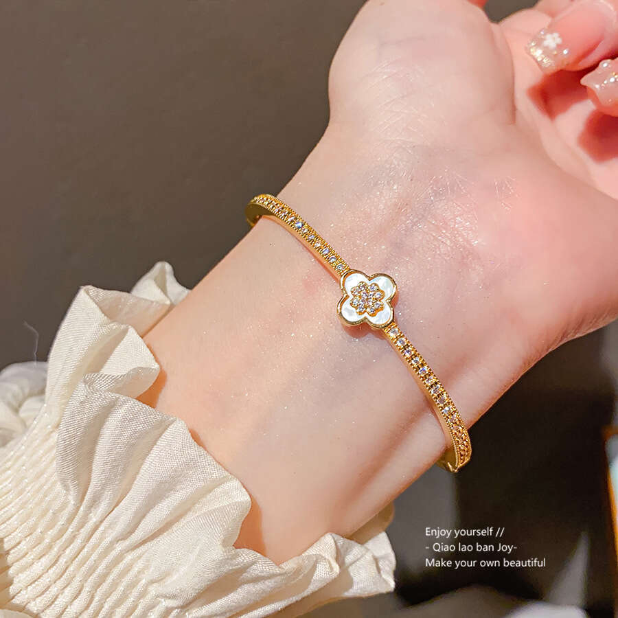 designer bracelet Zircon dia shaped mother of pearl Korean style light high-end sensory bracelet, women's simple and fashionable versatile bracel