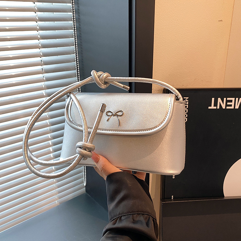 High quality brand high-quality new fashion personalized beauty niche design bag women's summer fashion single shoulder slanted small square bag 