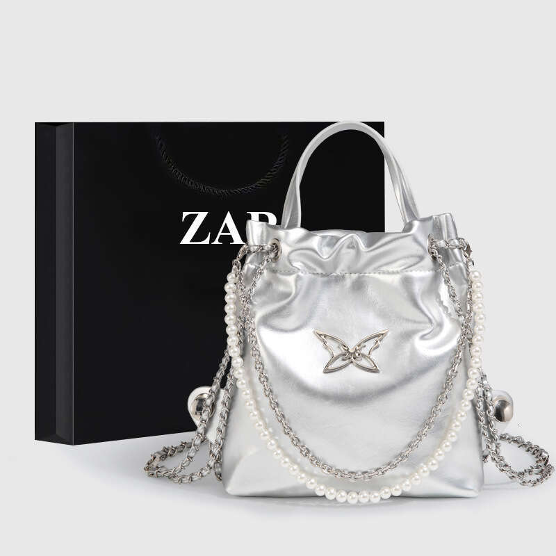 Women's Bags Designer Pearl Butterfly New Small Fragrant Wind Chain Garbage Bag Silver High Quality Handheld Backpack