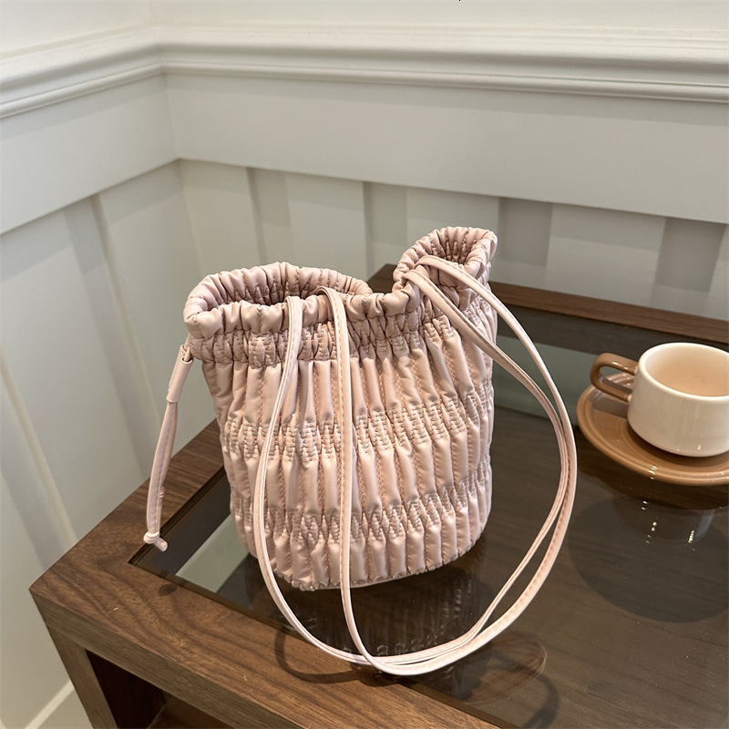 Free Delivery Designer Bag Internet Celebrity Fashion Gentle Pleated Single Shoulder 2025 Spring New Versatile Ins Armpit Bucket For Women Luxury Bag