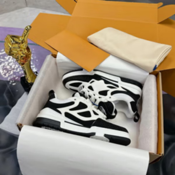 designer shoe trainers high quality men and women sneaker fashion casual louis vuitton lv louise vuttion vuittone louisvuitton lvt lowtop breathable black whi