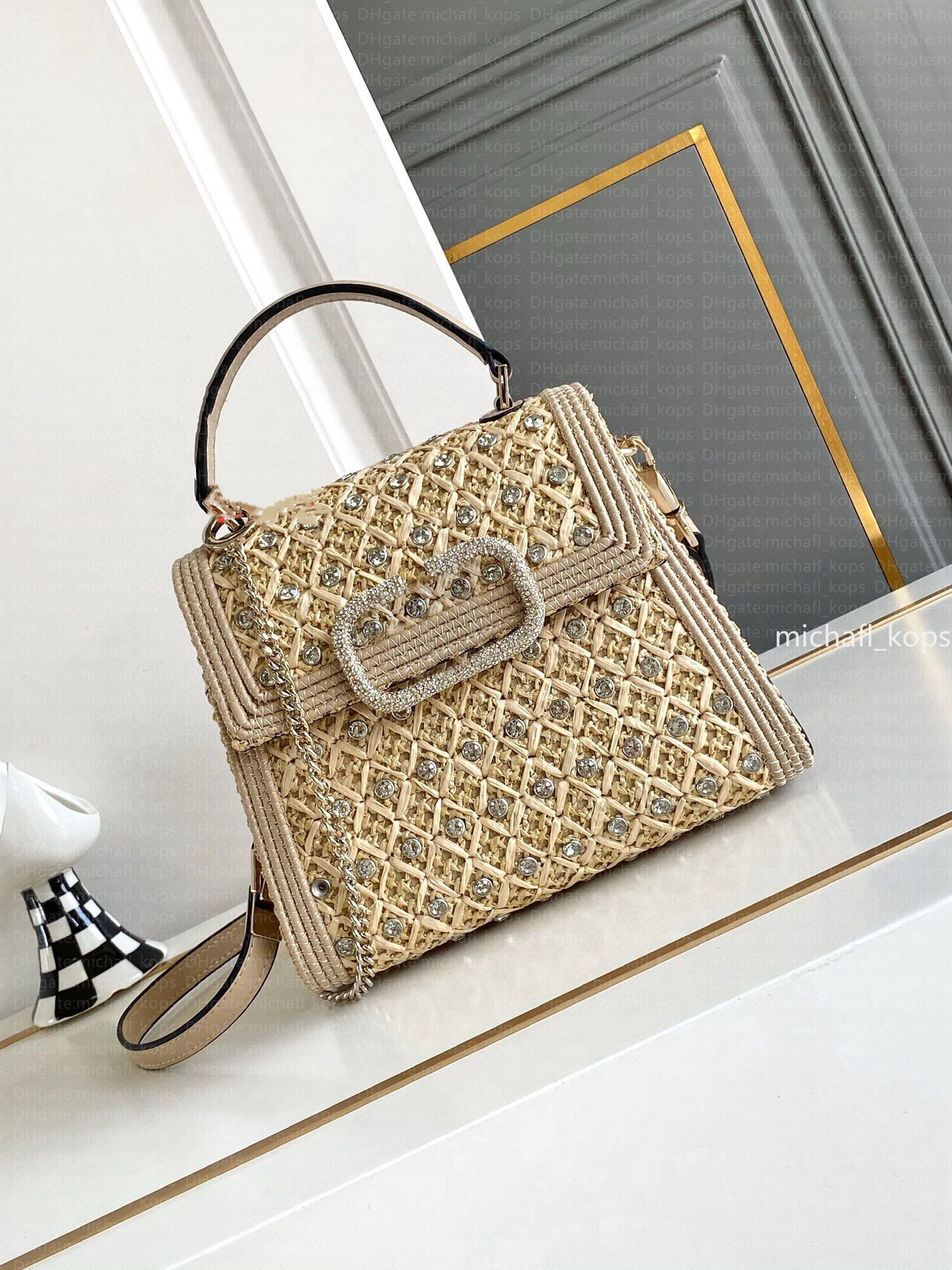 7A designer bag woven tote bag shoulder bag women's crossbody bag V-buckle flip bag fashionable commuting bag