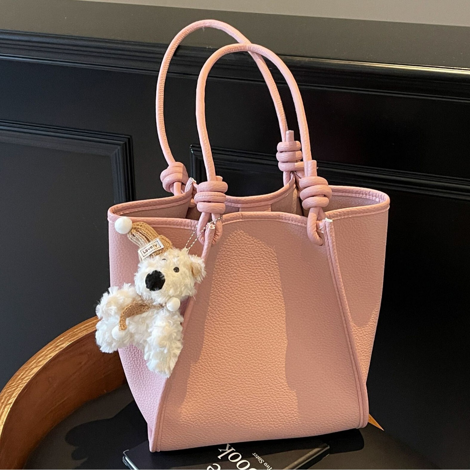 Trendy niche underarm for women 2025 new high-end single shoulder crossbody bag hand-held bucket bag