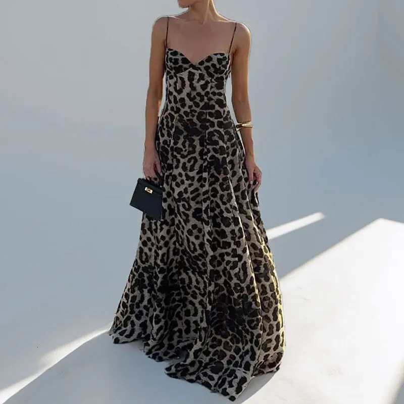 VEITCHE Summer Vintage Lepord Print Sling Dress Women Suspender Sleeveless Backless High Waist Long Lady Maxi Robe 250520