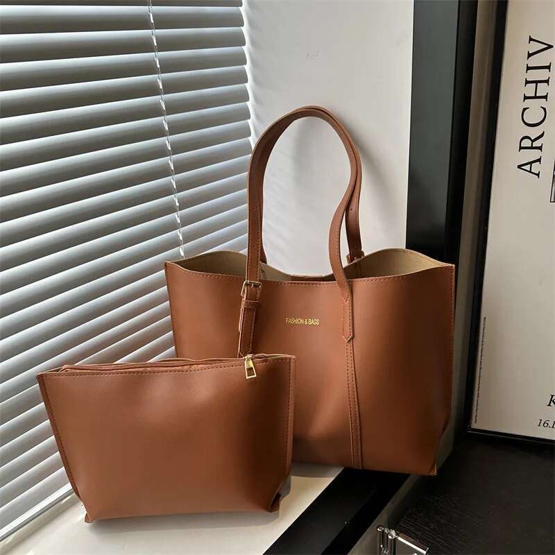 2025 New Retro Simple And Elegant Commuting Leisure Western Style Color Blocked Large Capacity One Shoulder Handheld Tote Bag