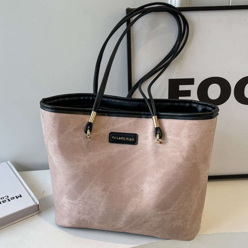 Large Capacity Women Fashionable Shoulder with Advanced Sense for College Students' Class Commuting Tote Bag 2025 New Casual Versatile Fashion Cl