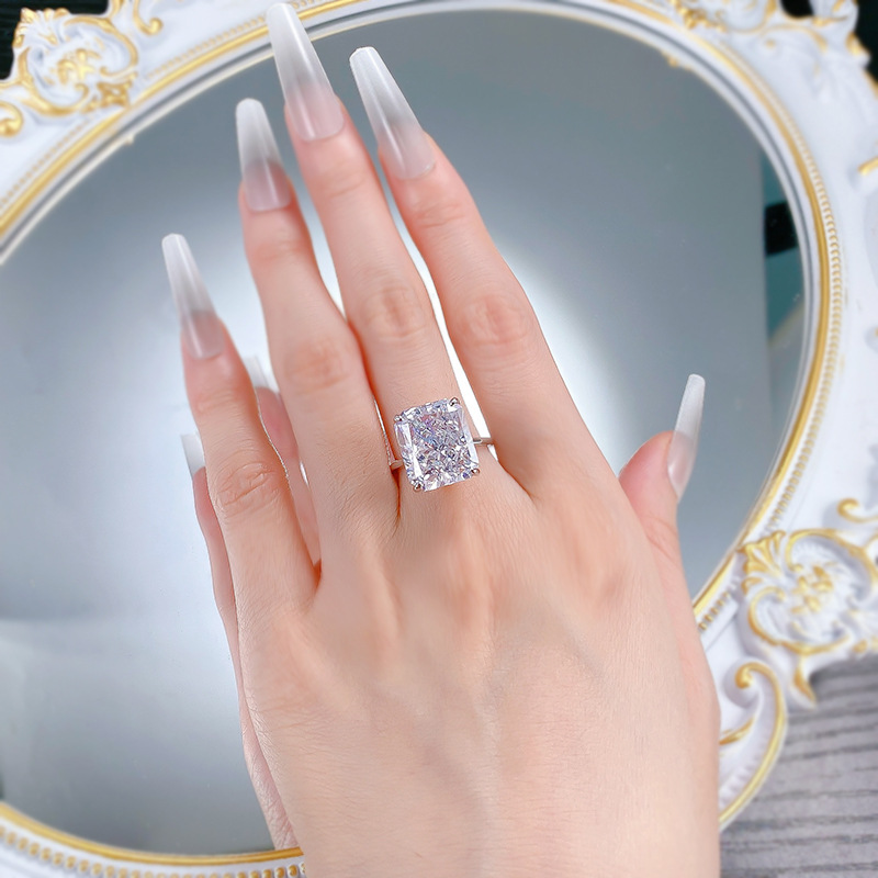2025 Brand Wedding Rings Luxury Jewelry Designer Solitaire Large White Lab Moissanite Real 925 Sterling Silver Ice Cut Eternity Women Engagement Band 