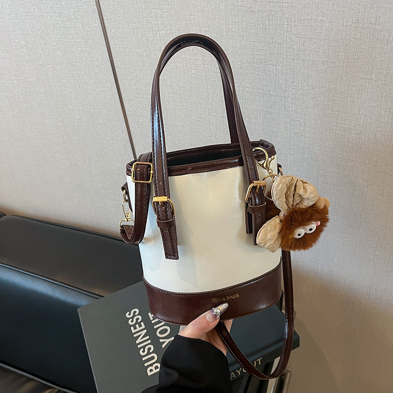 Free Delivery Designer Bag This Year's Popular Casual S For Women The 2025 New Trendy Crossbody Bucket High End Texture Maillard Shoulder Luxury 