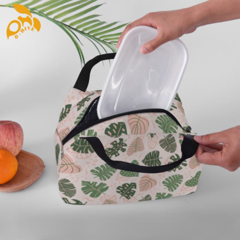 Free delivery. fashion designers customize round, beige and white semi-long, lightweight, simple and portable hand-held insulated lunch bags