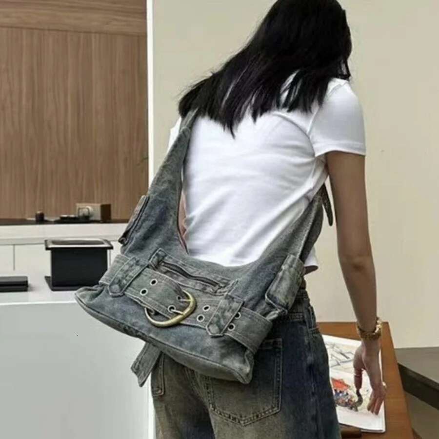 Vintage denim Y2k women shoulder bags Large Capacity punk wide strap rivet lady handbags retro Underarm Bags Female purses