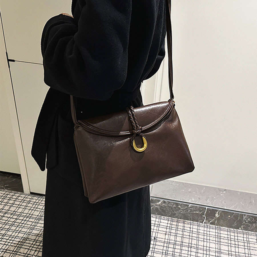 Single Shoulder New Vegetable Tanned Envelope Large Capacity Soft Leather Commuting Simple Temperament Women's Crossbody Bag