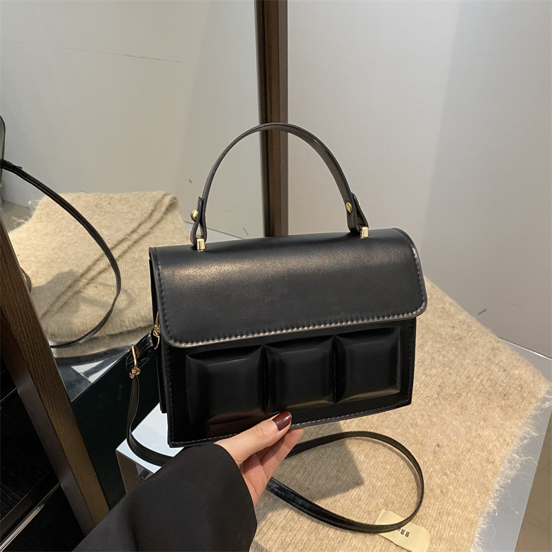 Free Delivery Designer Bag 2025 Fashion Versatile Western Simple Small Exquisite Temperament Cross Shoulder Hand For Women Instagram Luxury Bag