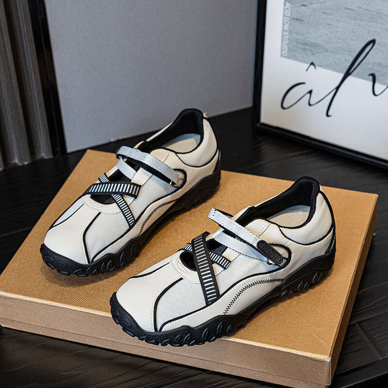 2025 Summer Ballet Style Outdoor German Training for Women, Interior Height Increase Thick Bottom Versatile Casual Mary Jane Sports Women's Trend