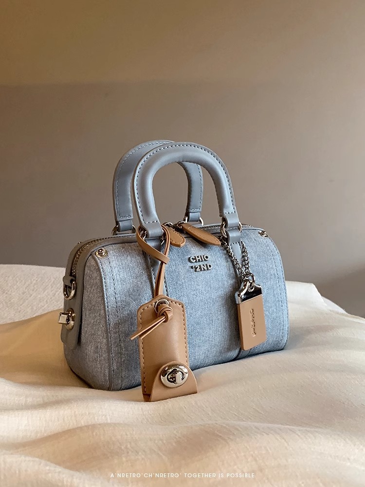 Blue pillow bag ladies new all-purpose handbag fashion senior shoulder crossbody bag 2025s hot
