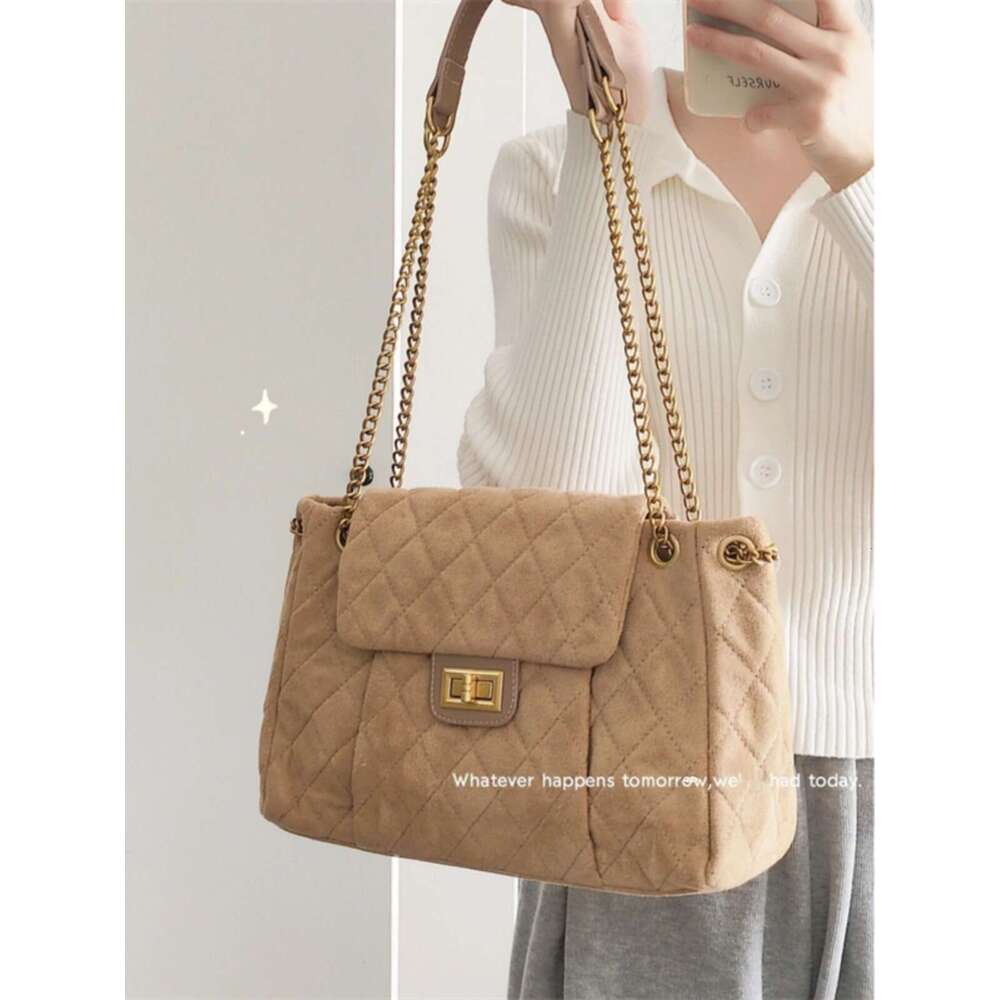 Autumn and Winter Women s New Large Capacity Diamond Grid Chain Premium Cross Commuter Single Shoulder Bag