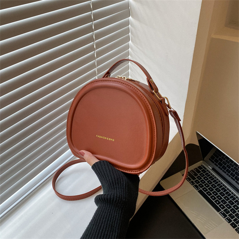 Free Delivery Designer Bag Internet Celebrity Women's 2025 Autumn And Winter New Style High End Sense Niche Small Round Versatile Fashion Crossbo