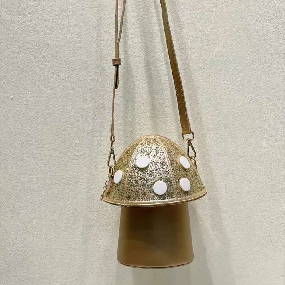 2025 New Trendy Cute Western Style Hot Diamond Mushroom Lightweight And Versatile Outdoor Crossbody Bag