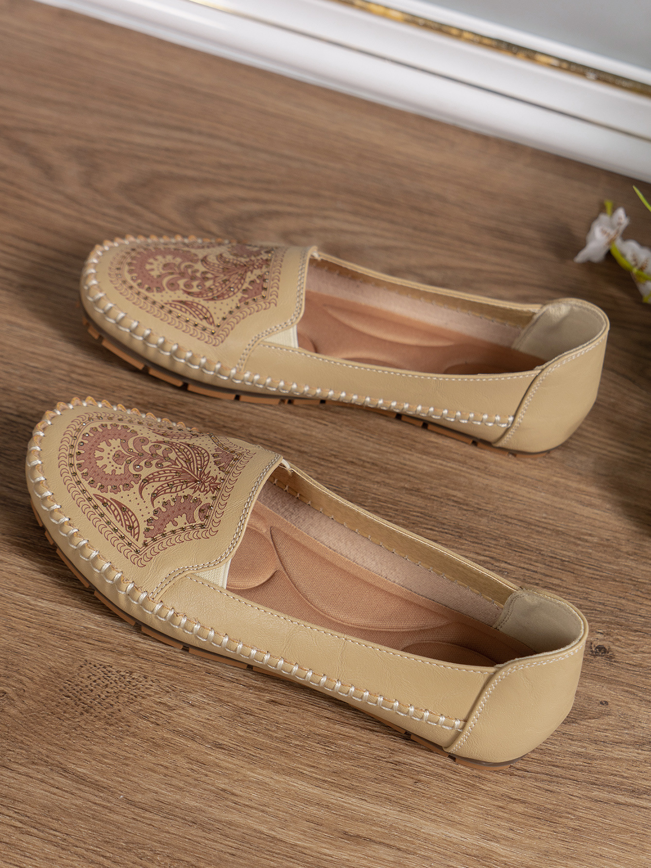 Plus Size Casual Shoes New Laser Stitched Women S Flat Bottomed Loafers Ddmysaturn