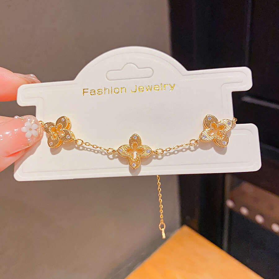 designer bracelet Zircon hollow dia flower bracelet with light high-end feel, fashionable, simple and exquisite commuting accessories for women with g