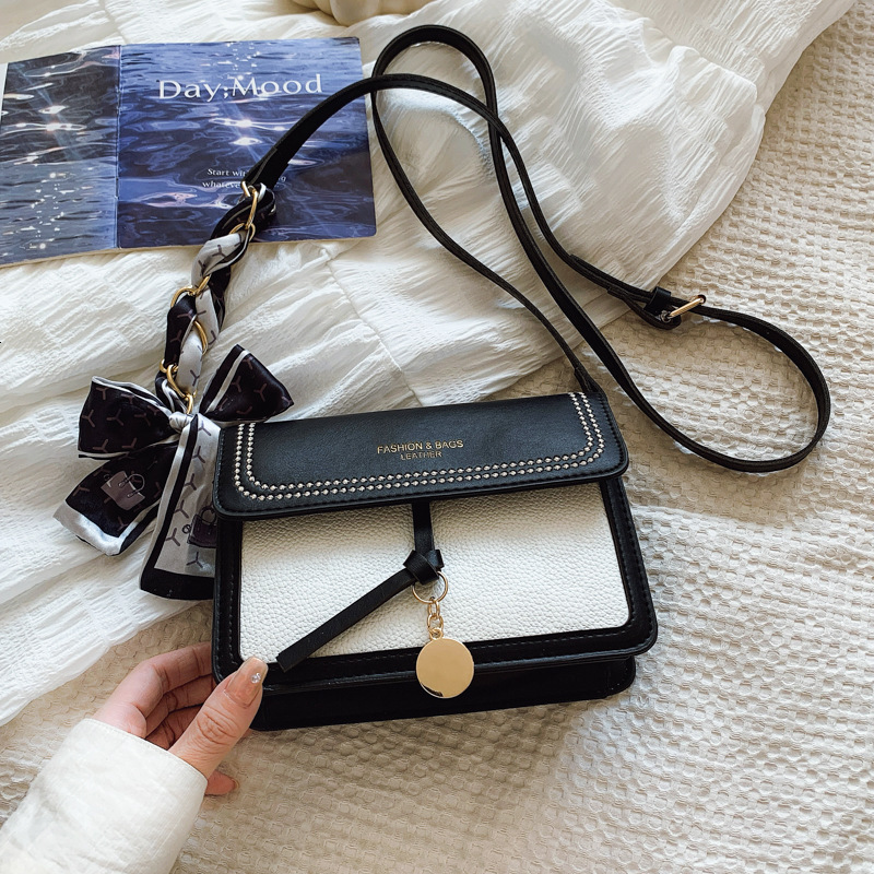 Free Delivery Designer Bag Popular Western Cream Square Fashion Small Crowd Design Scarf Shoulder Fresh And Sweet Oblique Straddle Bag For Women Luxur