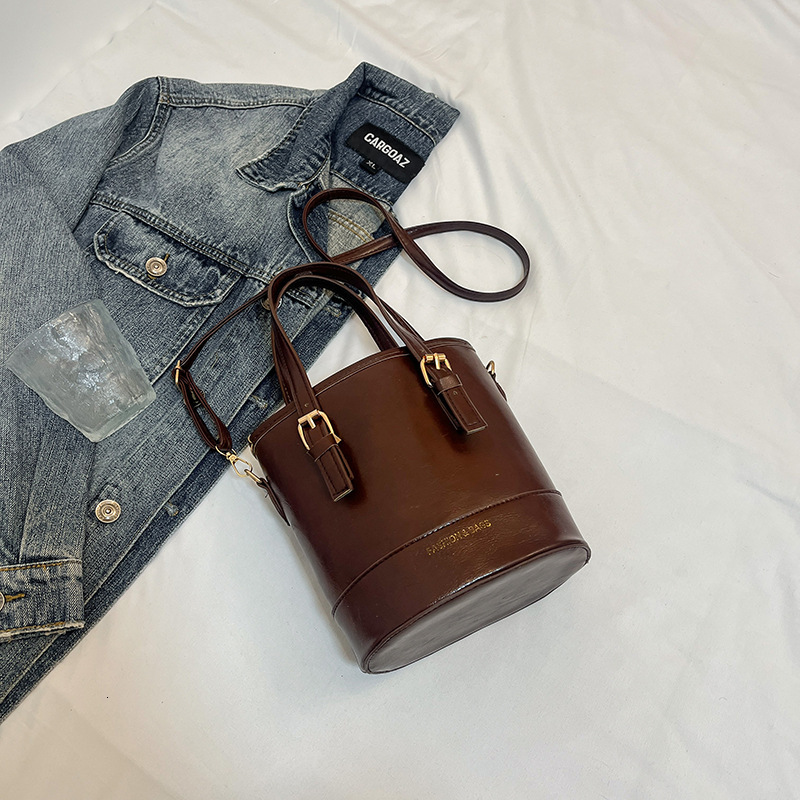 Free Delivery Designer Bag This Year's Popular Casual S For Women The 2025 New Trendy Crossbody Bucket High End Texture Maillard Shoulder Luxury 
