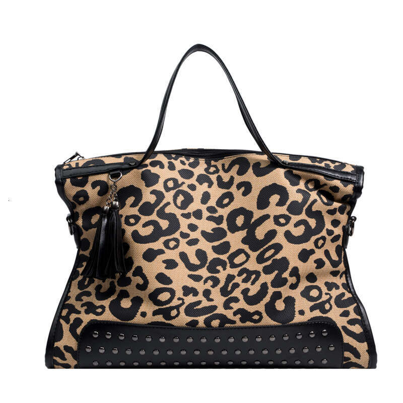 Leopard print autumn winter casual large capacity shoulder women's 2025 European American style rivet motorcycle bag, new style, unique and elega
