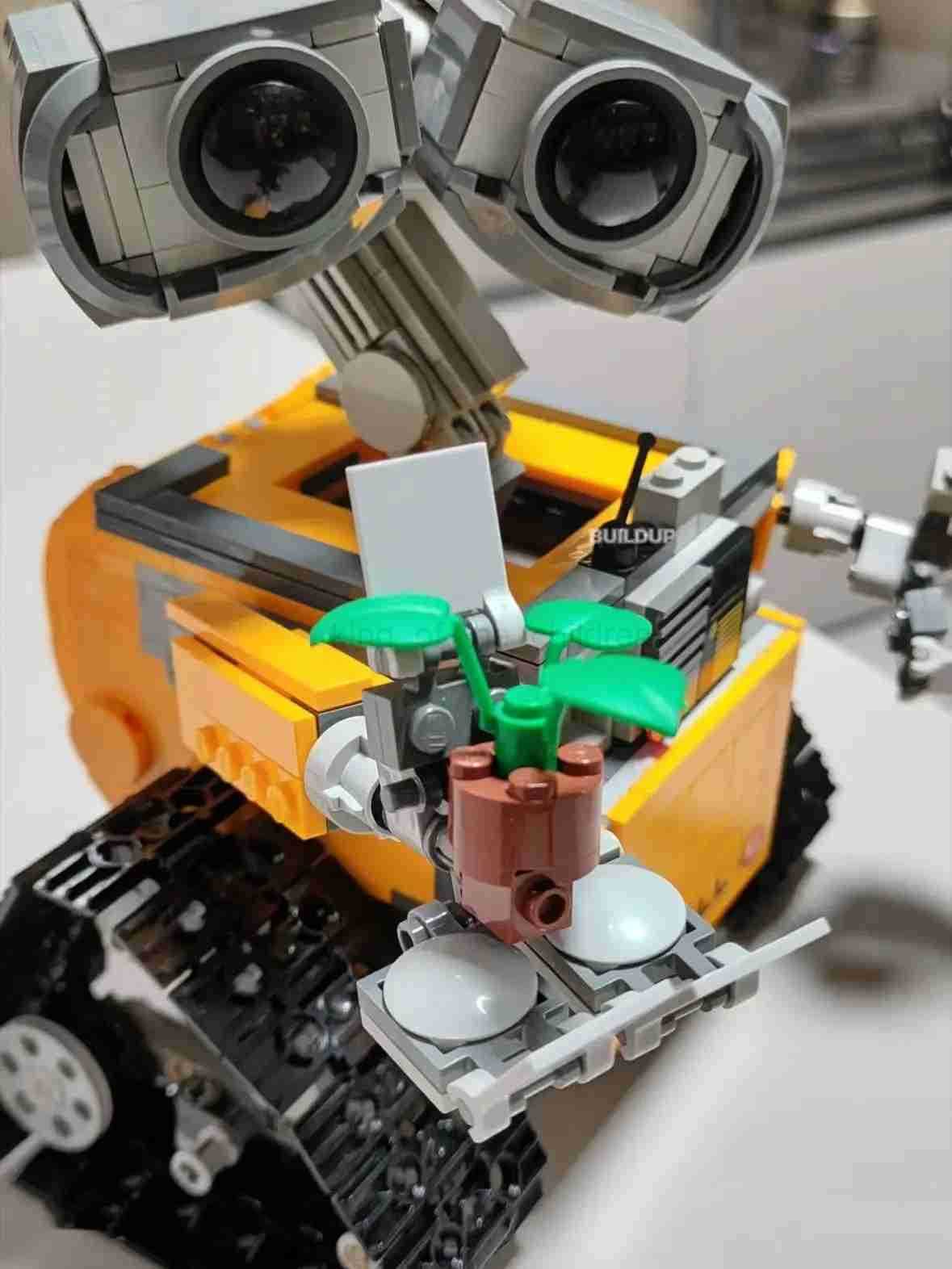 DisneyWall-E 21303 Model Building Block Toy 687 Pieces MOC Creative Technology Classic Movie Building Blocks Assembly Kids Toy Gifts W250520