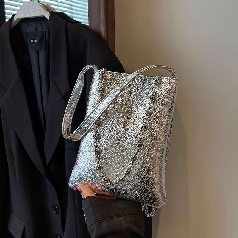 Korean Ins stylish mini 2025 new texture mobile phone handbag single shoulder chain small square bag