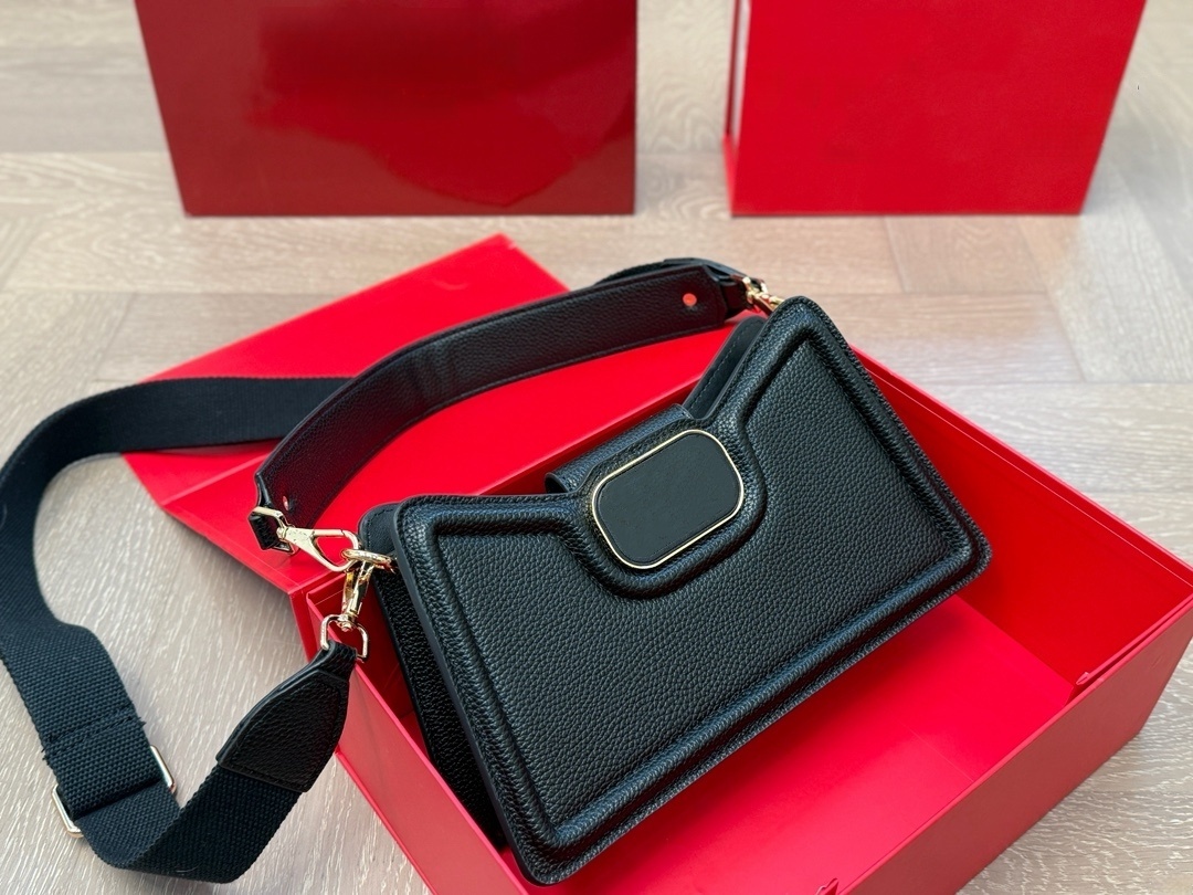 A Crossbody Purse Ladies Fashion High Quality Leather Armpit New Shoulder Designer Bag 26cm Medium Hnadbags Tote