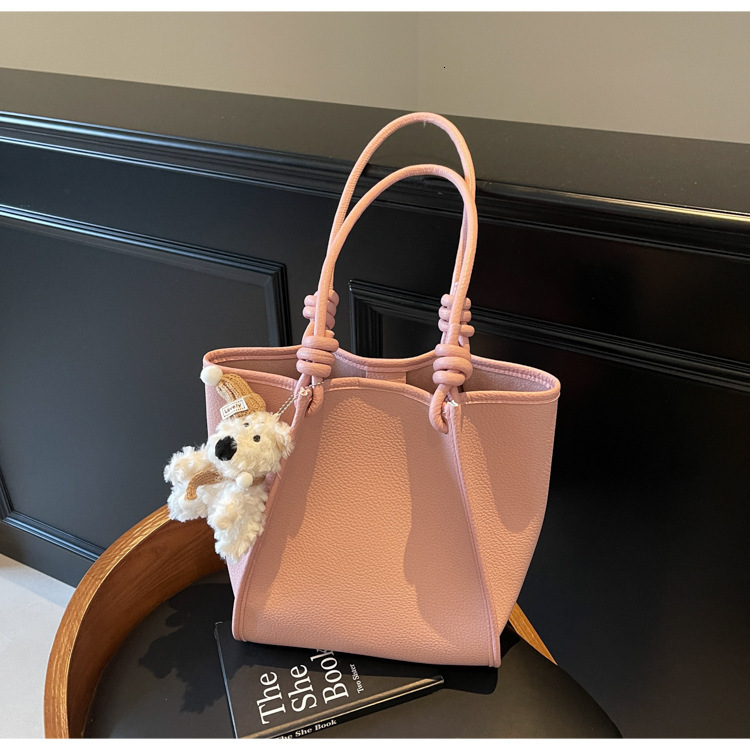 Trendy niche underarm for women 2025 new high-end single shoulder crossbody bag hand-held bucket bag