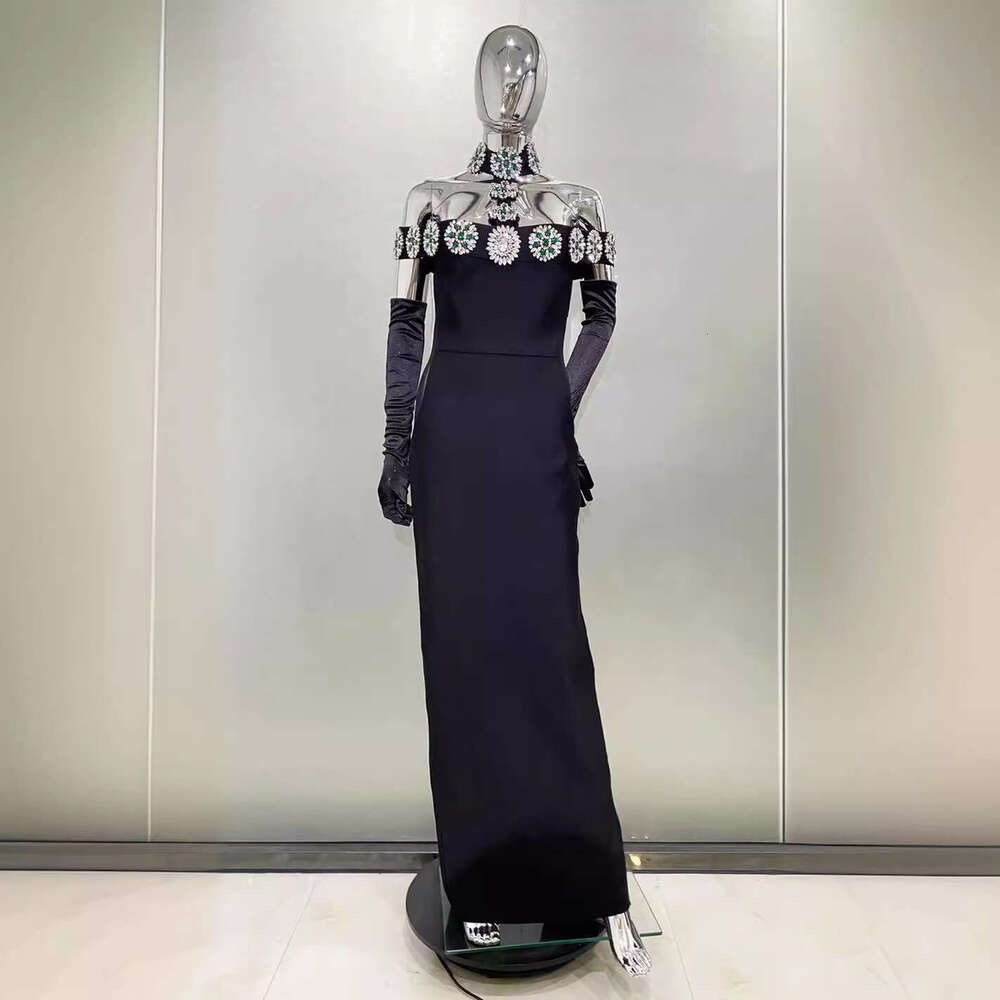 Halter Dress Summer Style Gloves Luxurious Diamond Studded Hanging Bag Hip Bandage Dress Fashionable High End Red Carpet Party Dress Maxi Dress