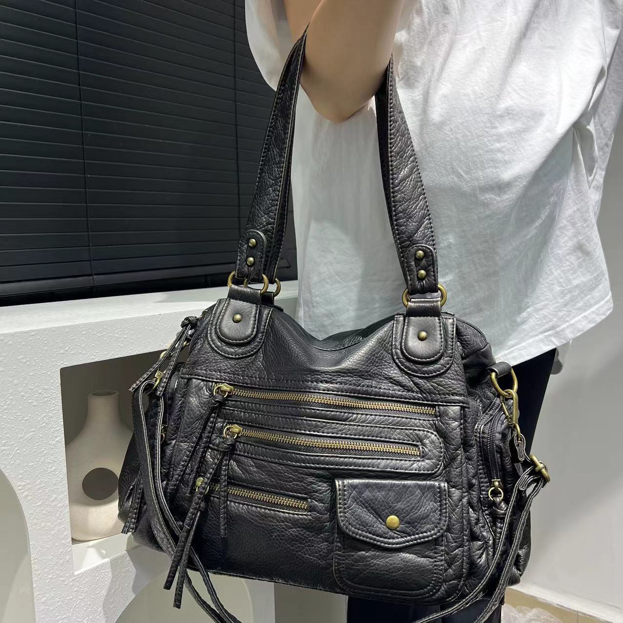 Trendy Women's Fashion Retro Style Tote with Adjustable Strap for Everyday Use