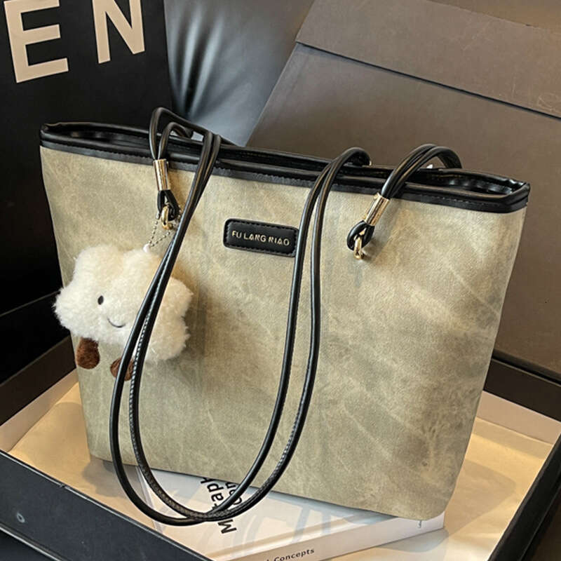 Large Capacity Women Fashionable Shoulder with Advanced Sense for College Students' Class Commuting Tote Bag 2025 New Casual Versatile Fashion Cl